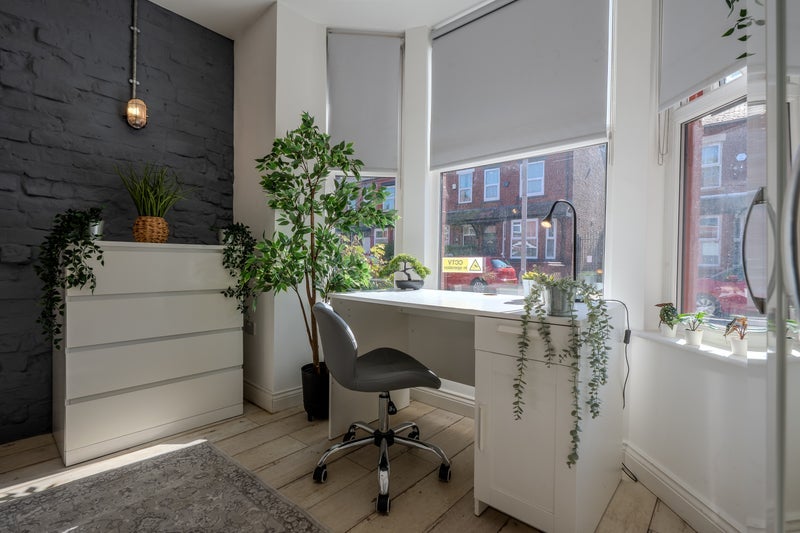Room Filey Road in Manchester