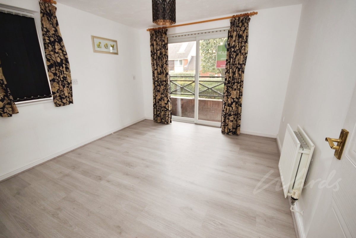 Flat Goldcrest Drive in Chatham