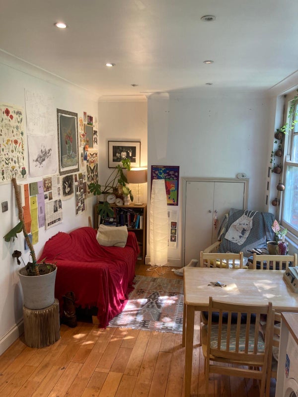 Flat Fieldway Crescent in Greater London