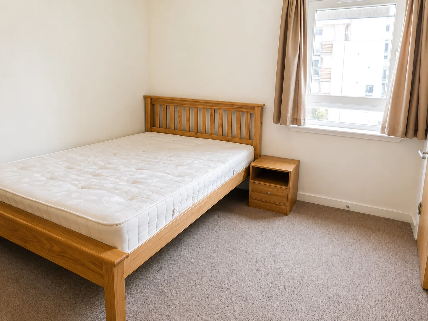 Flat Albion Gardens in City of Edinburgh
