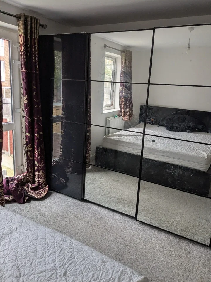 Room Oakes Crescent in Dartford