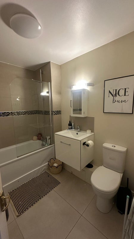Room Massingberd Way in Greater London