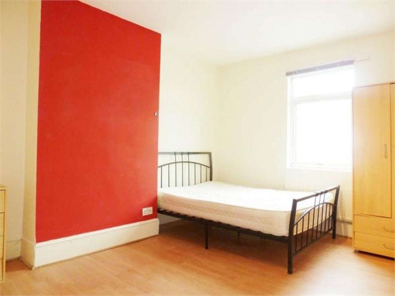 Flat Battersea High Street in Greater London