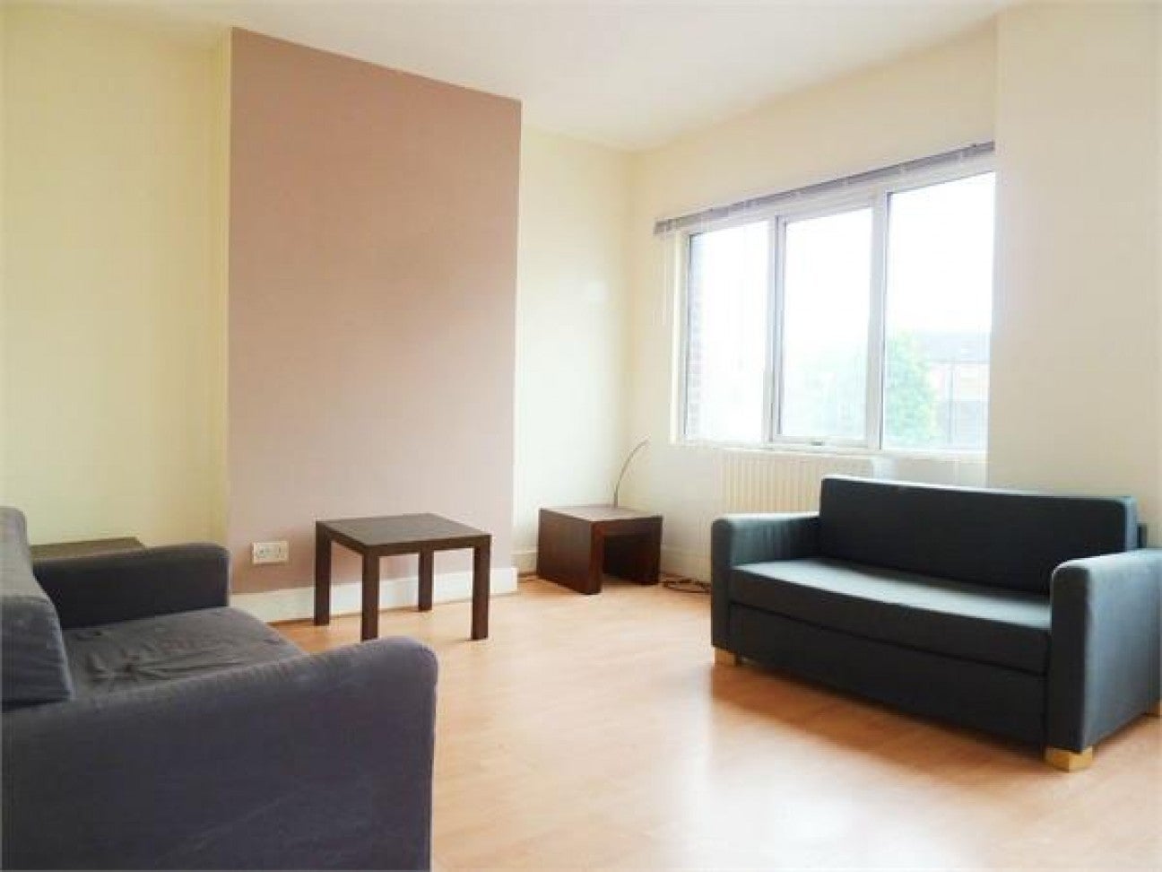 Flat Battersea High Street in Greater London