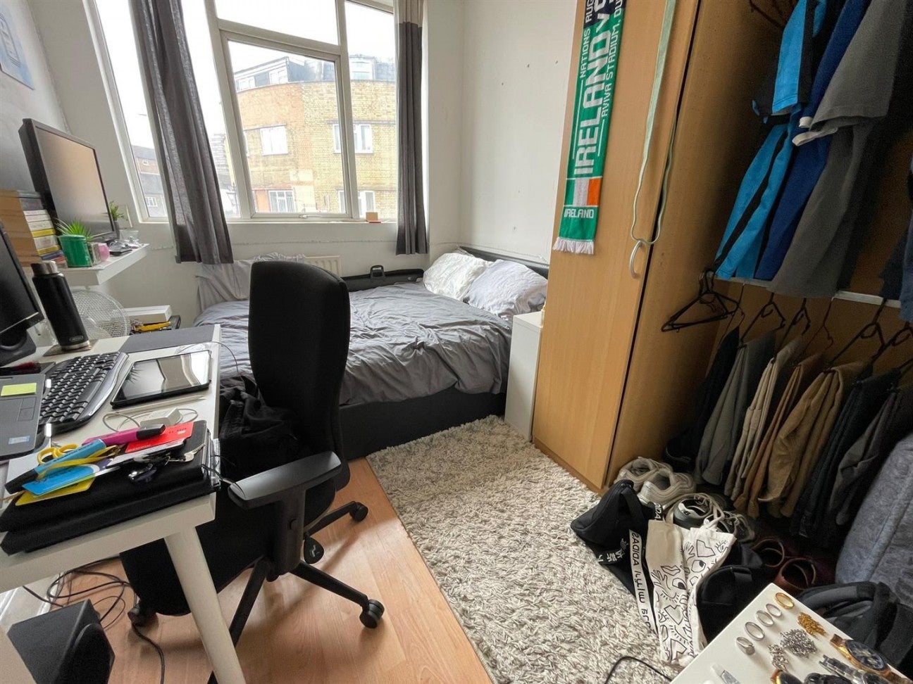 Flat Battersea High Street in Greater London