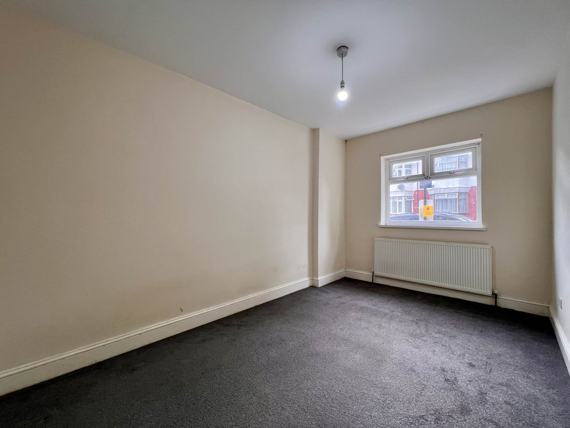 Flat Dersingham Avenue in Greater London