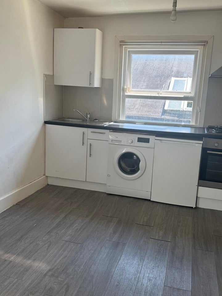 Flat The Vale in Greater London