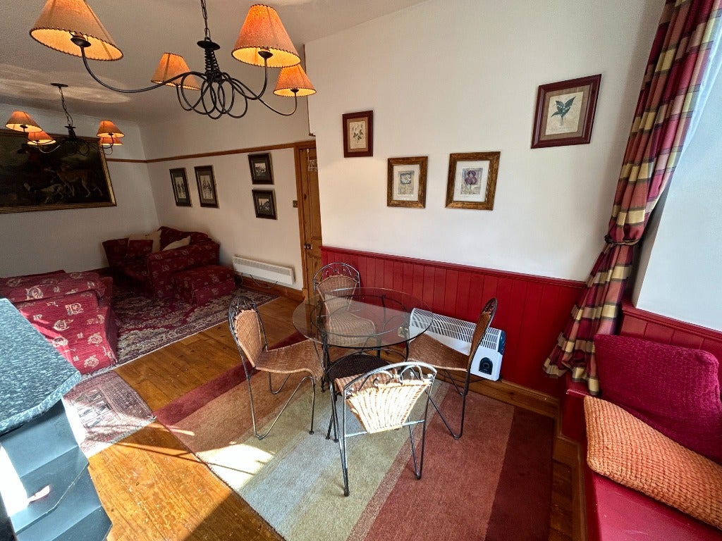 Flat Makars' Court in City of Edinburgh