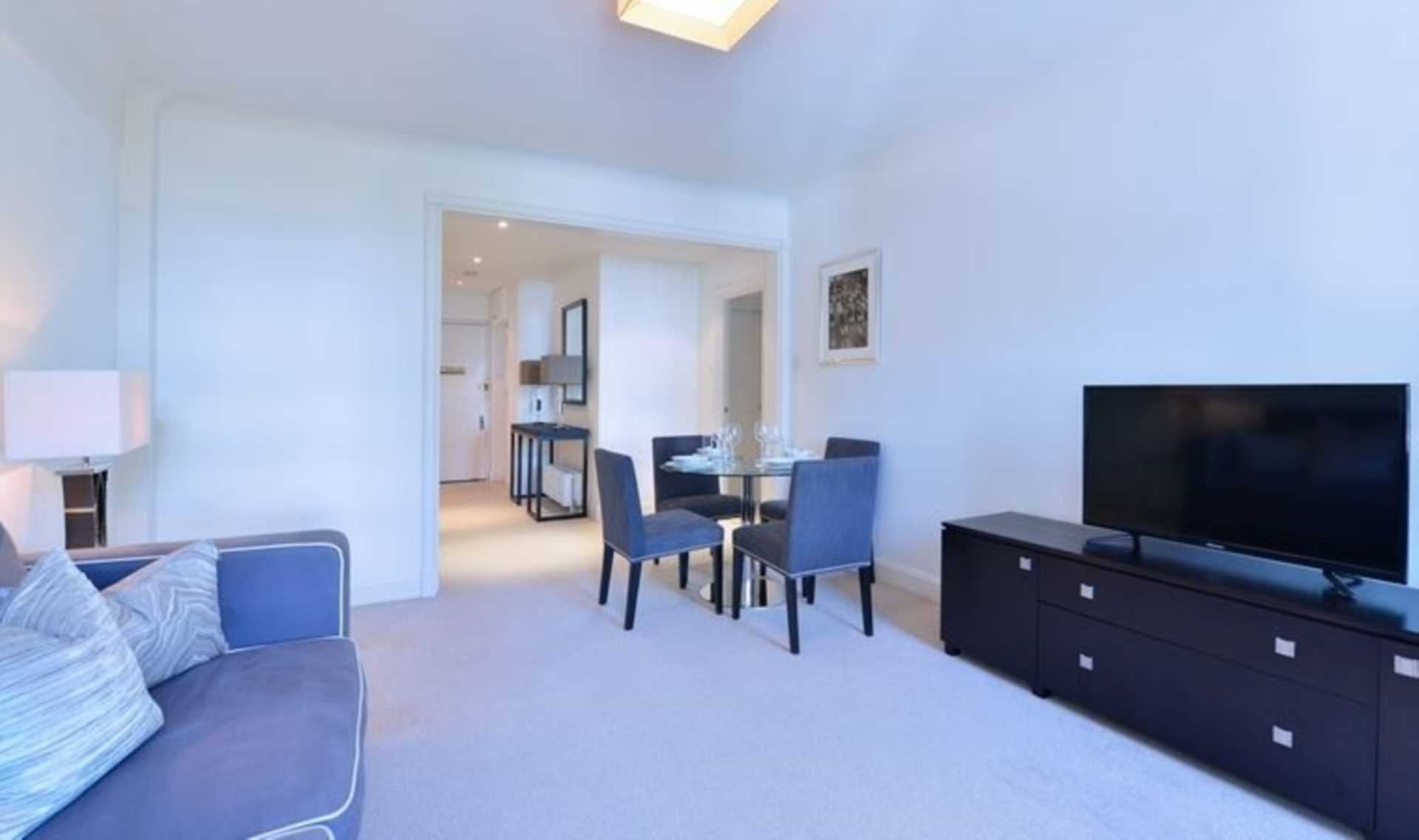 Flat Fulham Road in Greater London