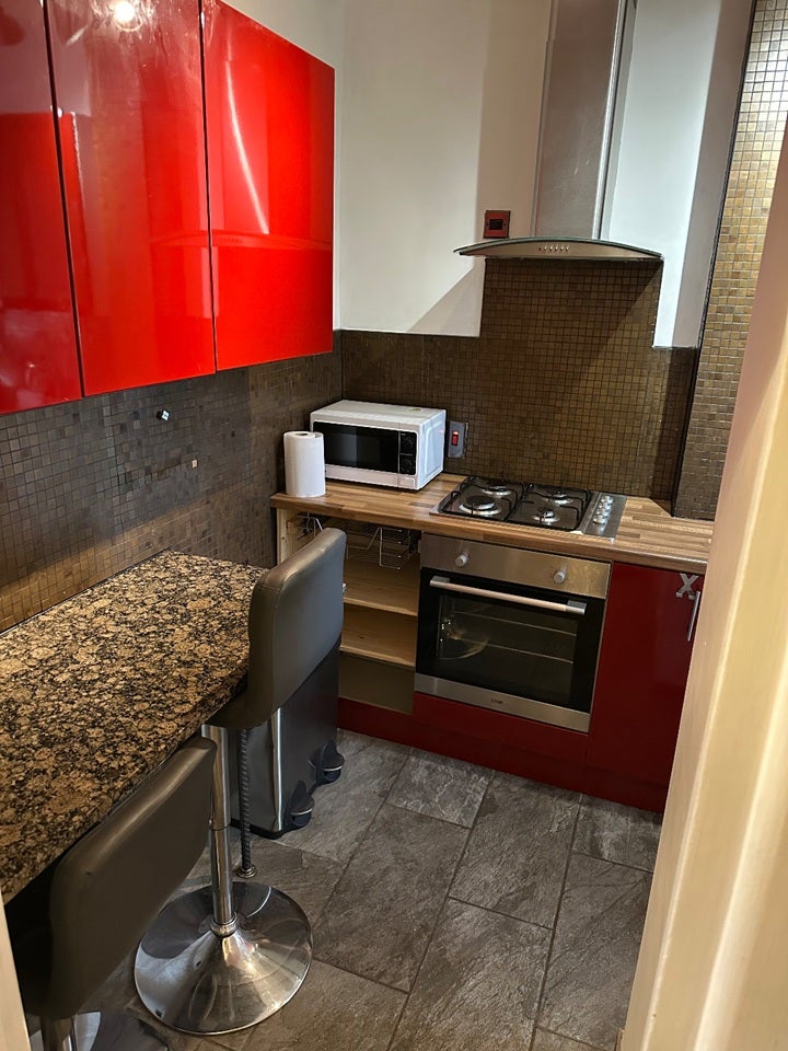 Flat Tanners Hill in Greater London