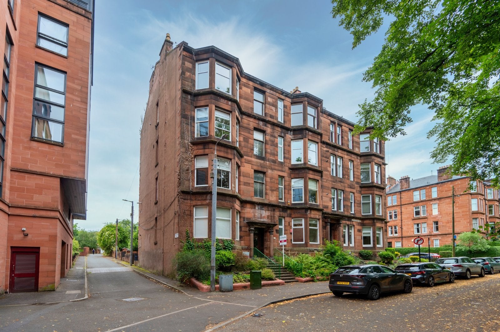 Flat Queensborough Gardens in Glasgow