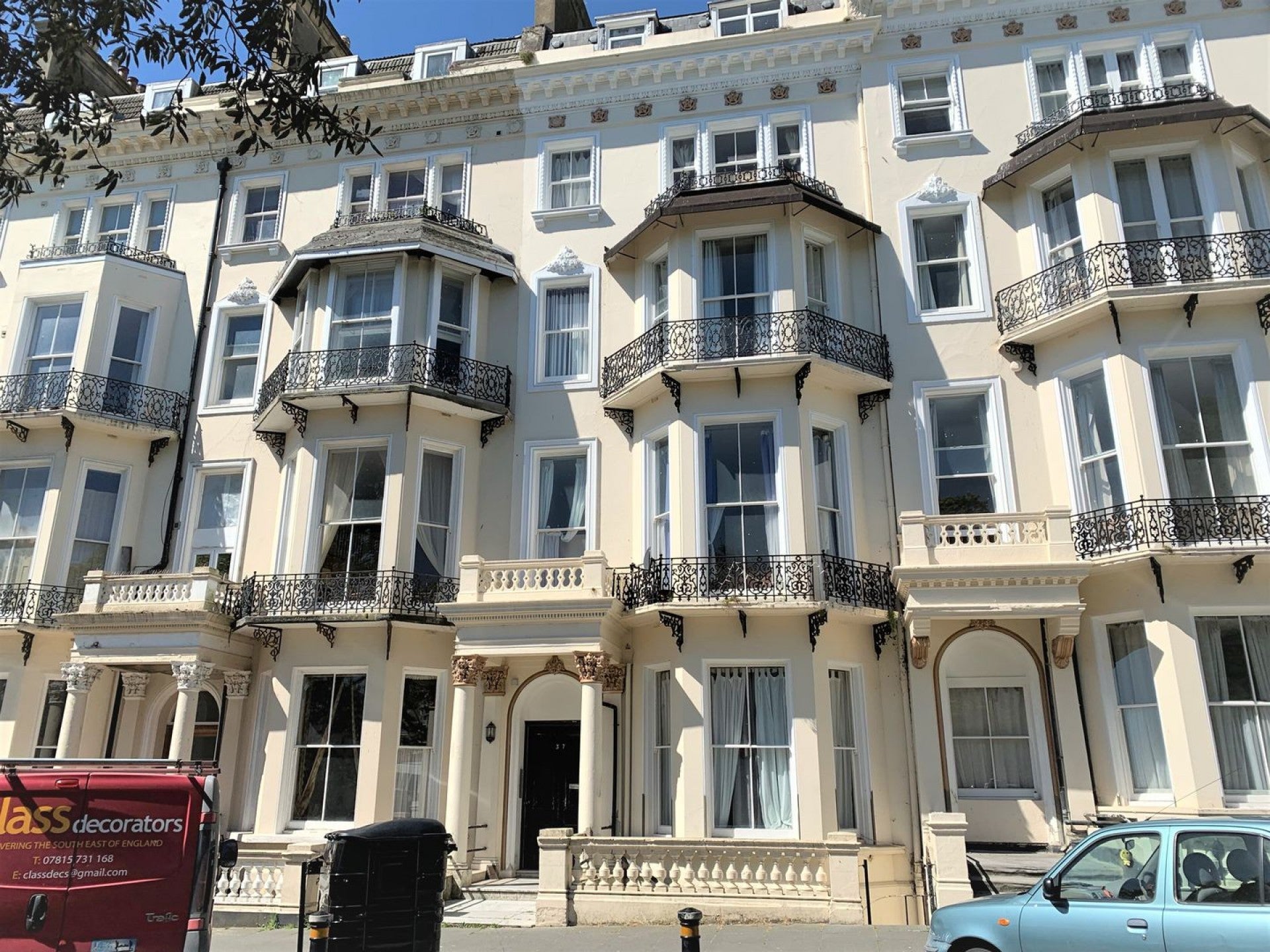 Flat Warrior Square in St Leonards