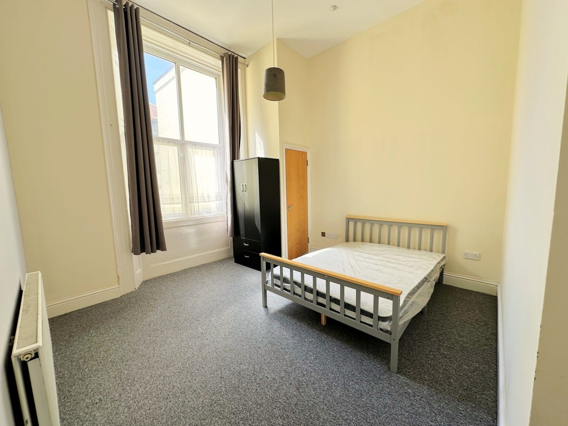 Flat Warrior Square in St Leonards