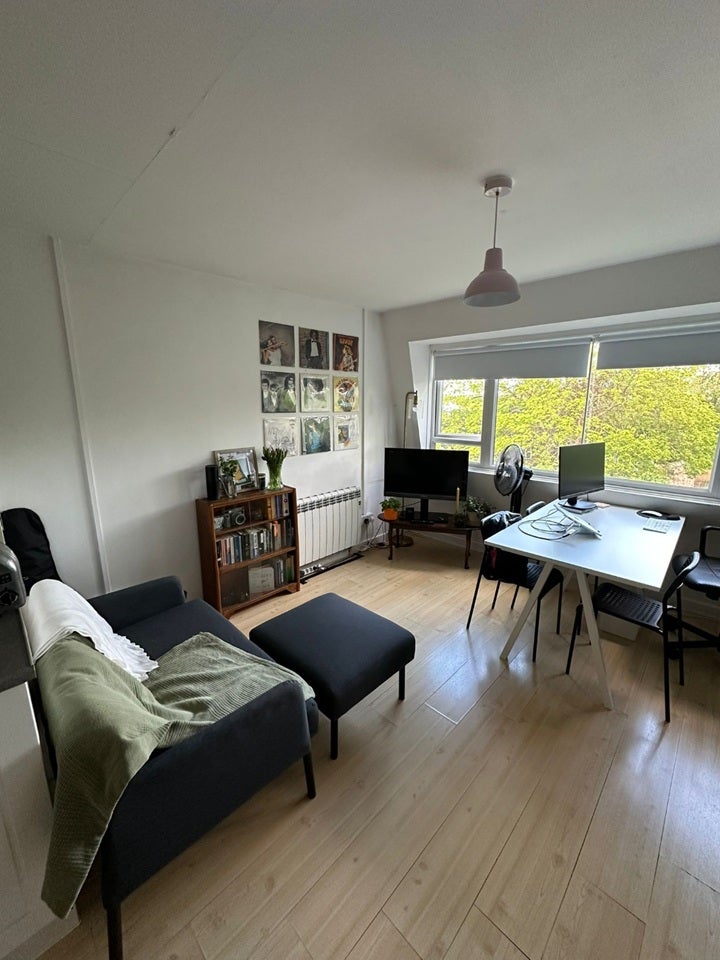 Flat Mycenae Road in Greater London