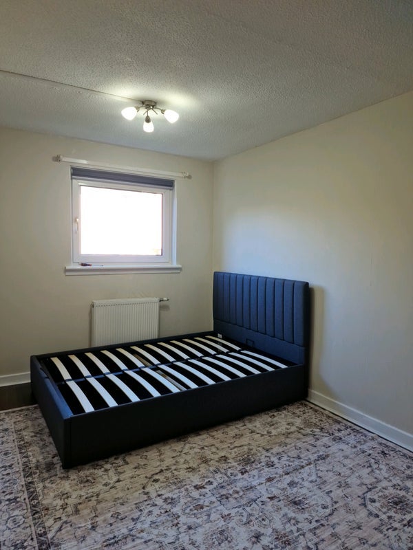 Room McIntosh Court in Glasgow