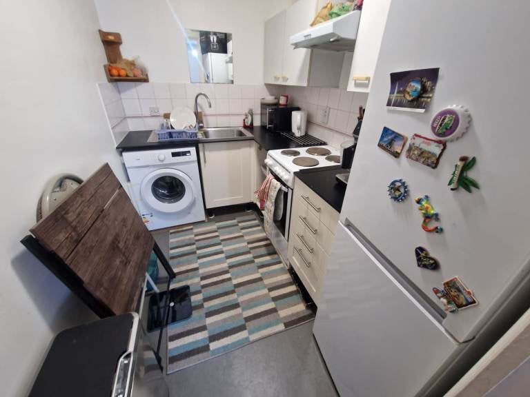 Flat Elmore Close in Greater London
