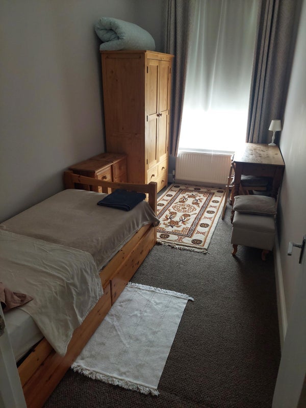Room Pembury Road in Greater London
