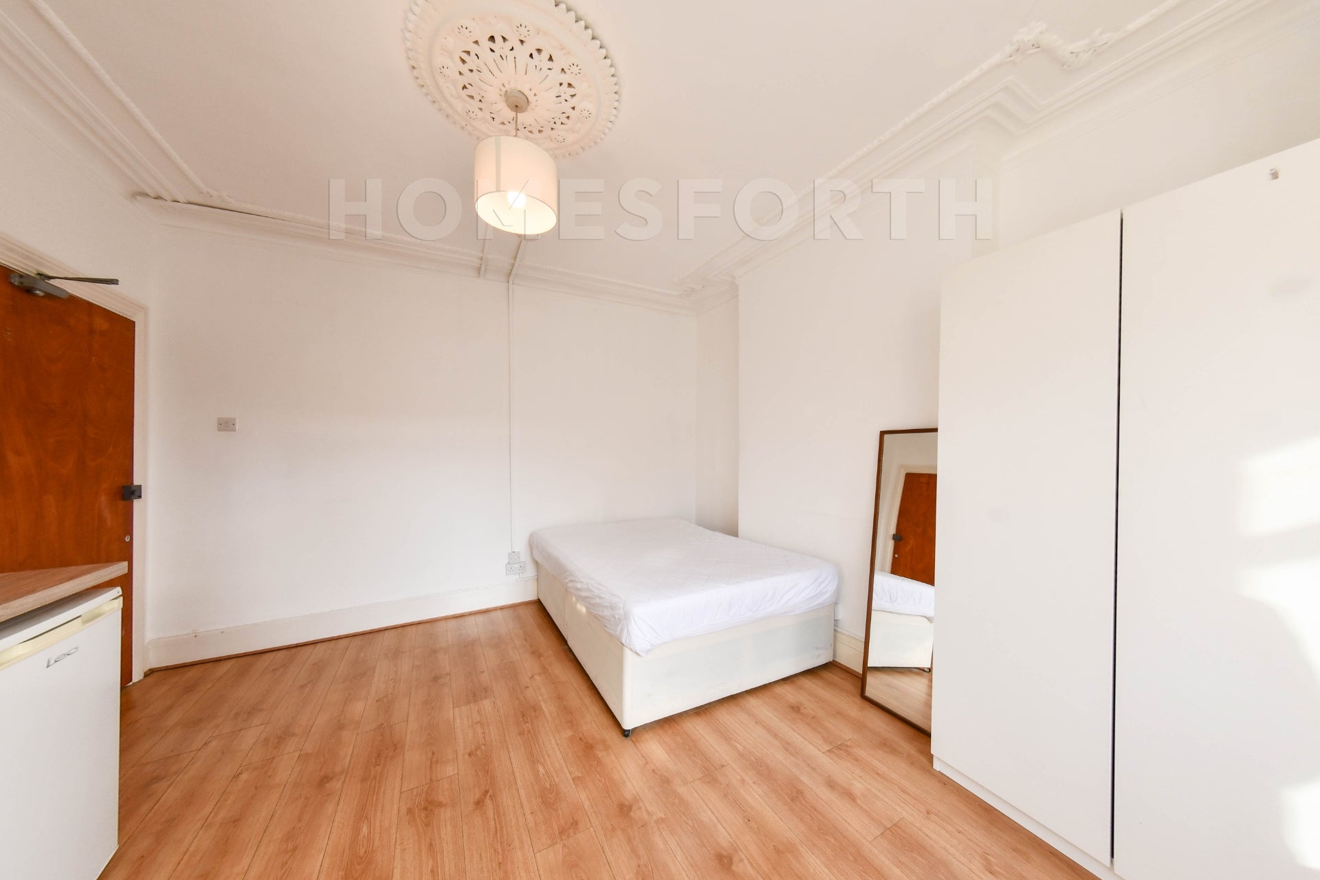 Room Agincourt Road in Greater London
