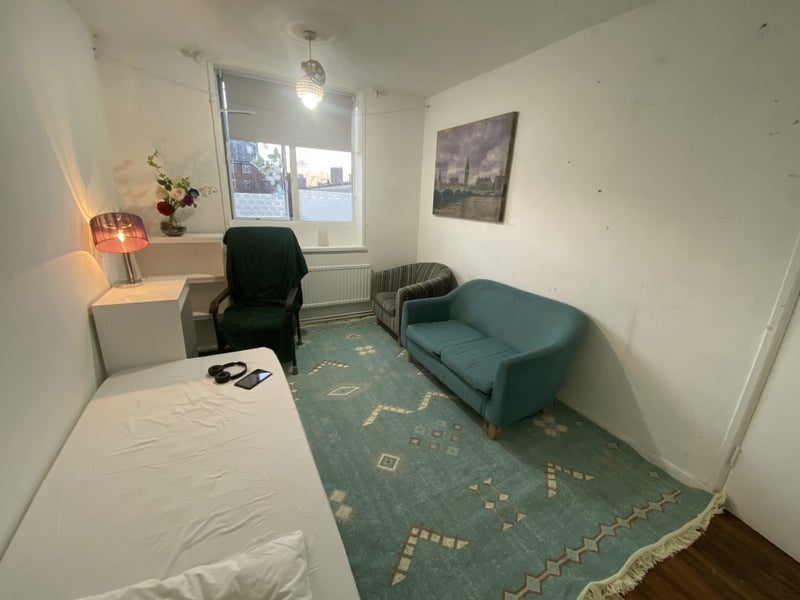 Room Smithy Street in Greater London