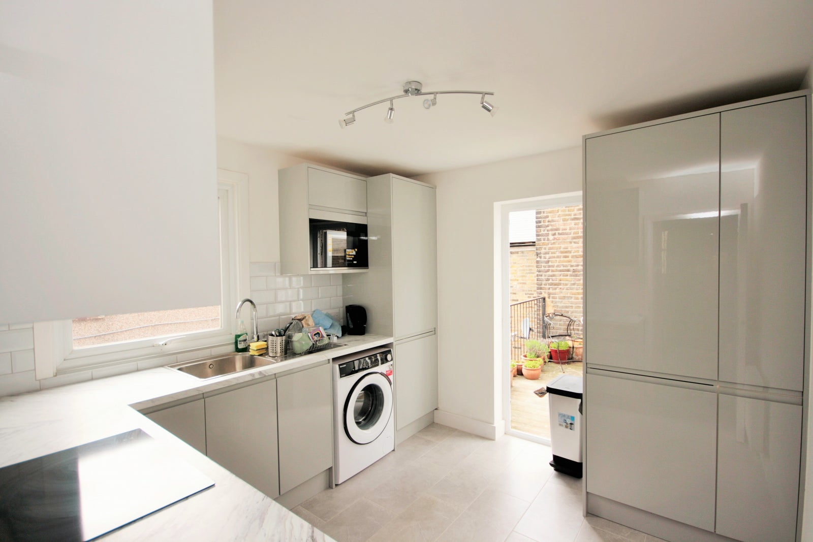 Flat Senrab Street in Greater London