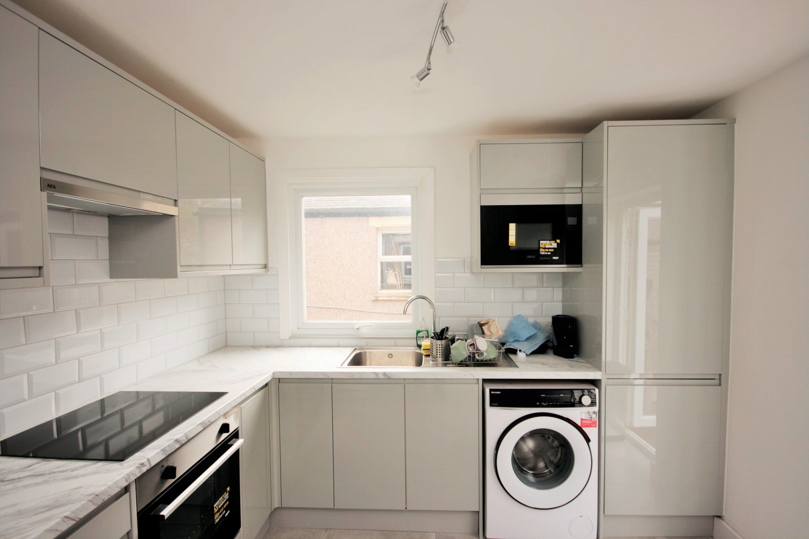 Flat Senrab Street in Greater London