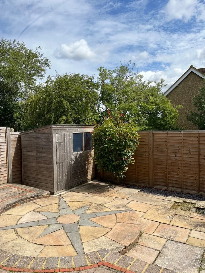 Flat Willis Close in Epsom and Ewell
