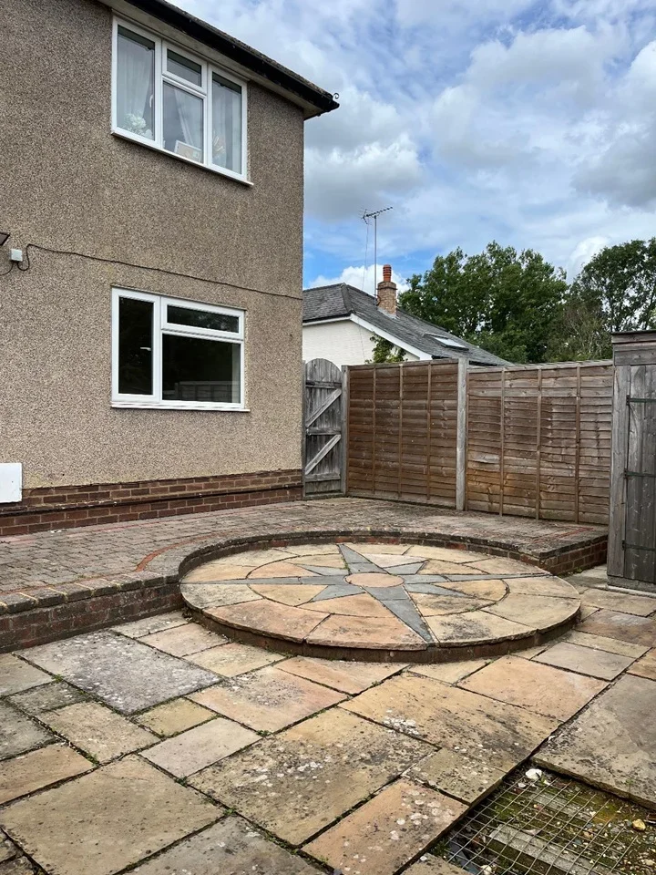 Flat Willis Close in Epsom and Ewell