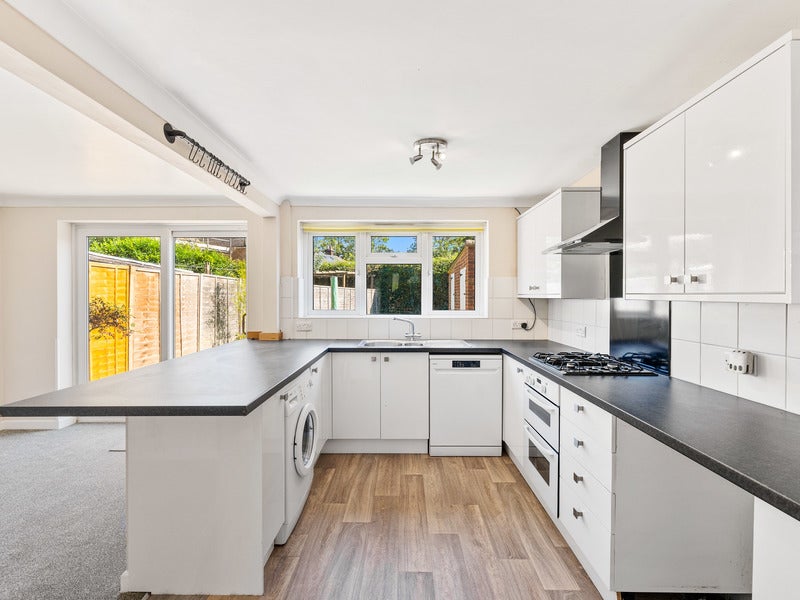 House Perrylands in Mole Valley
