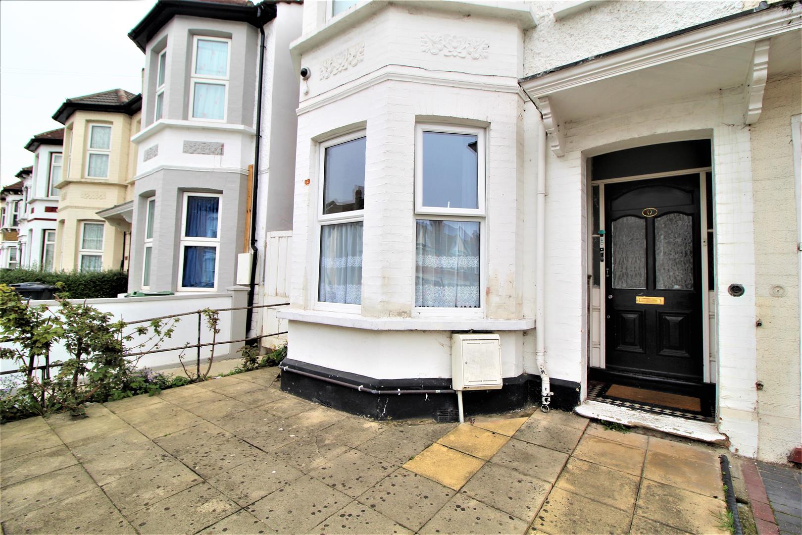 Flat Dunheved Close in Greater London