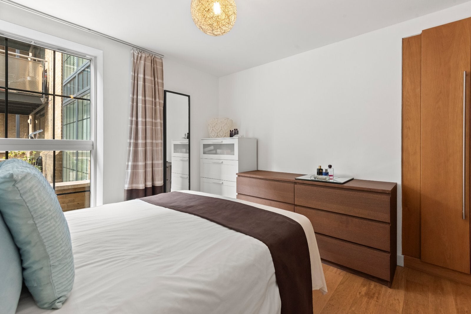 Flat York Road in Greater London
