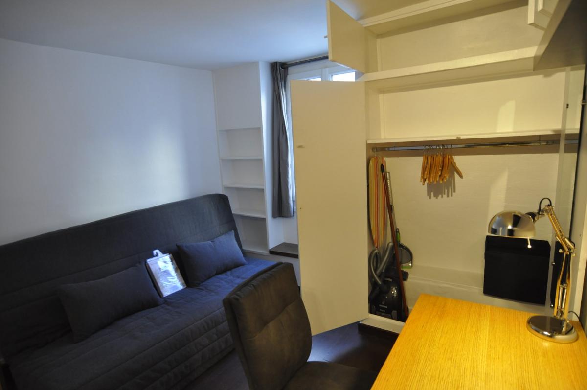 Chambre Rue de Sévigné à Paris