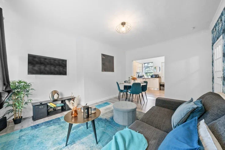 Flat Kerr Crescent in Hamilton