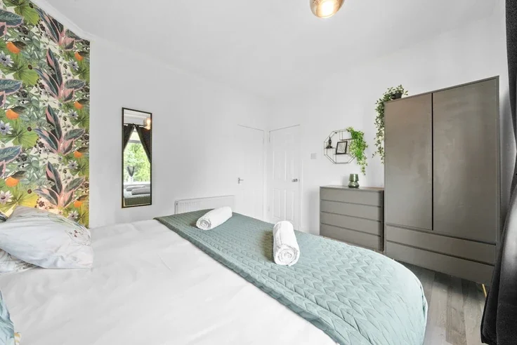 Flat Kerr Crescent in Hamilton