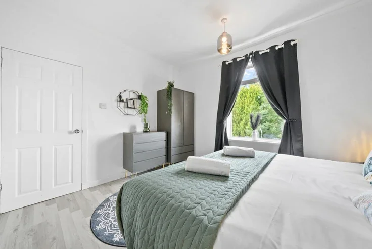 Flat Kerr Crescent in Hamilton