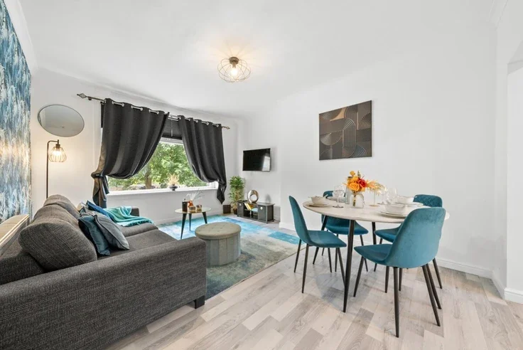 Flat Kerr Crescent in Hamilton