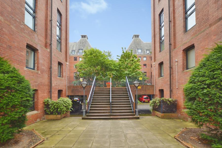 Flat Appin Street in City of Edinburgh