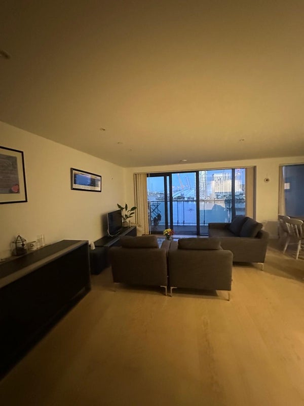 Room Yabsley Street in Greater London