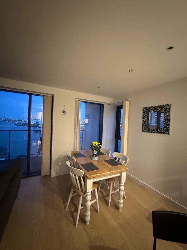 Room Yabsley Street in Greater London
