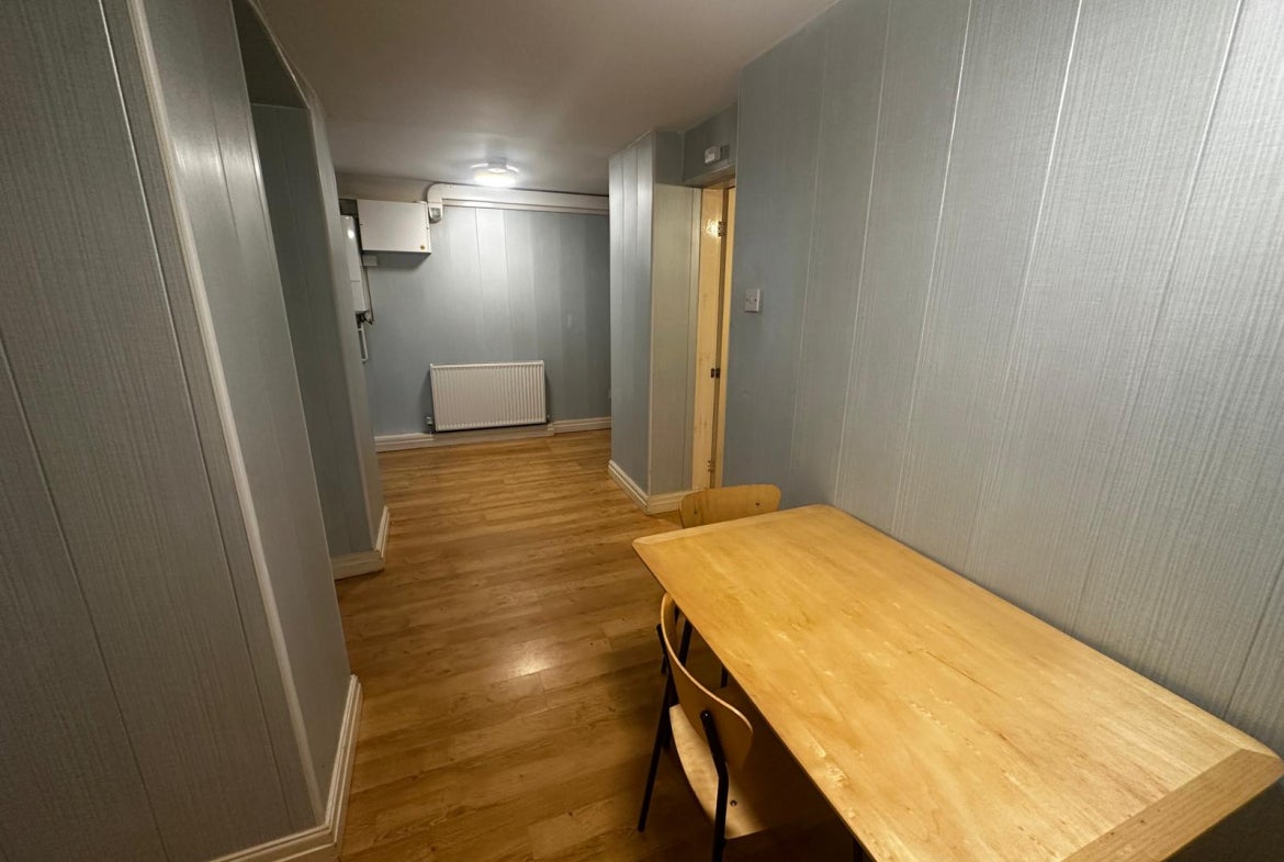 Flat Swinton Grove in Manchester