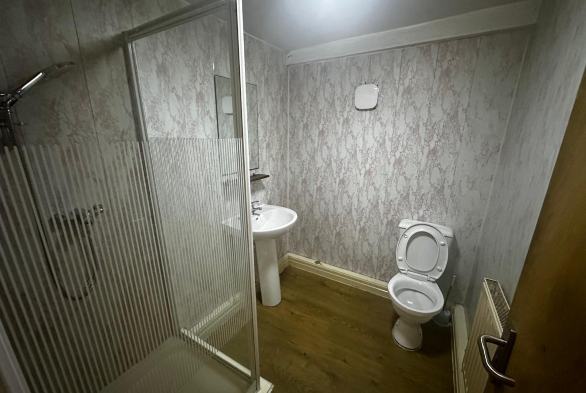 Flat Swinton Grove in Manchester