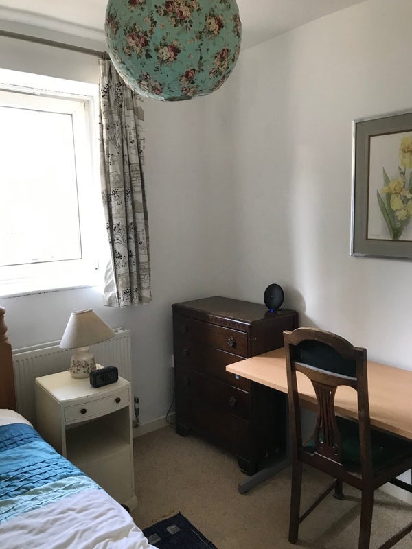 Room Meadow Road in Greater London