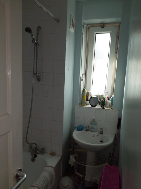 Room Meadow Road in Greater London