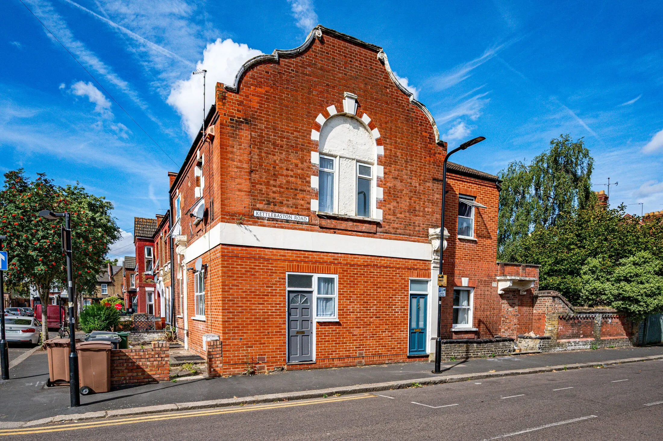 Flat Clementina Road in Greater London