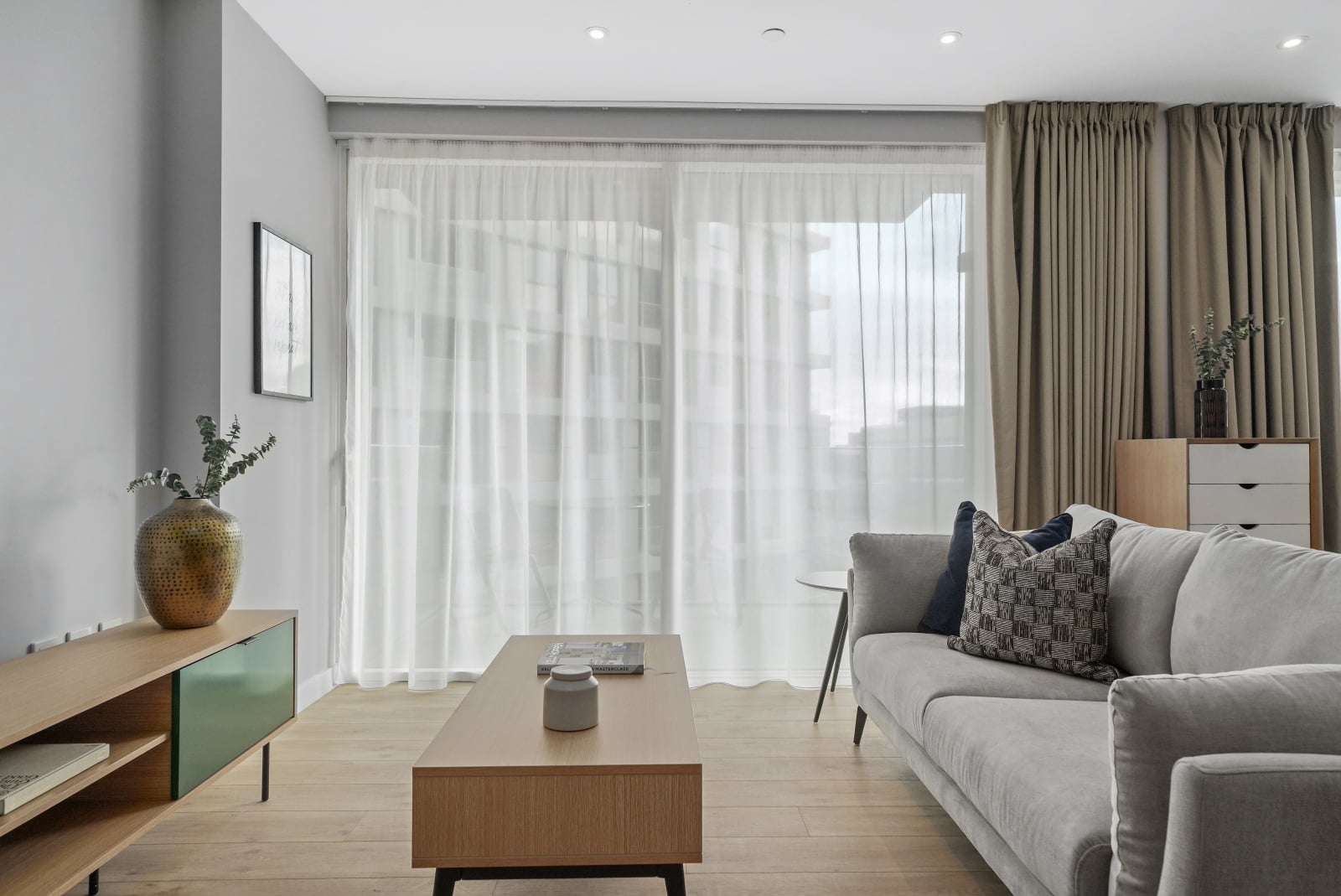 Flat Anthems Way in Greater London