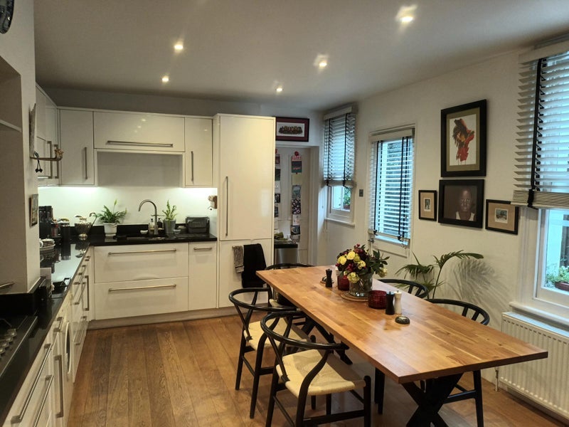 Flat Mandalay Road in Greater London