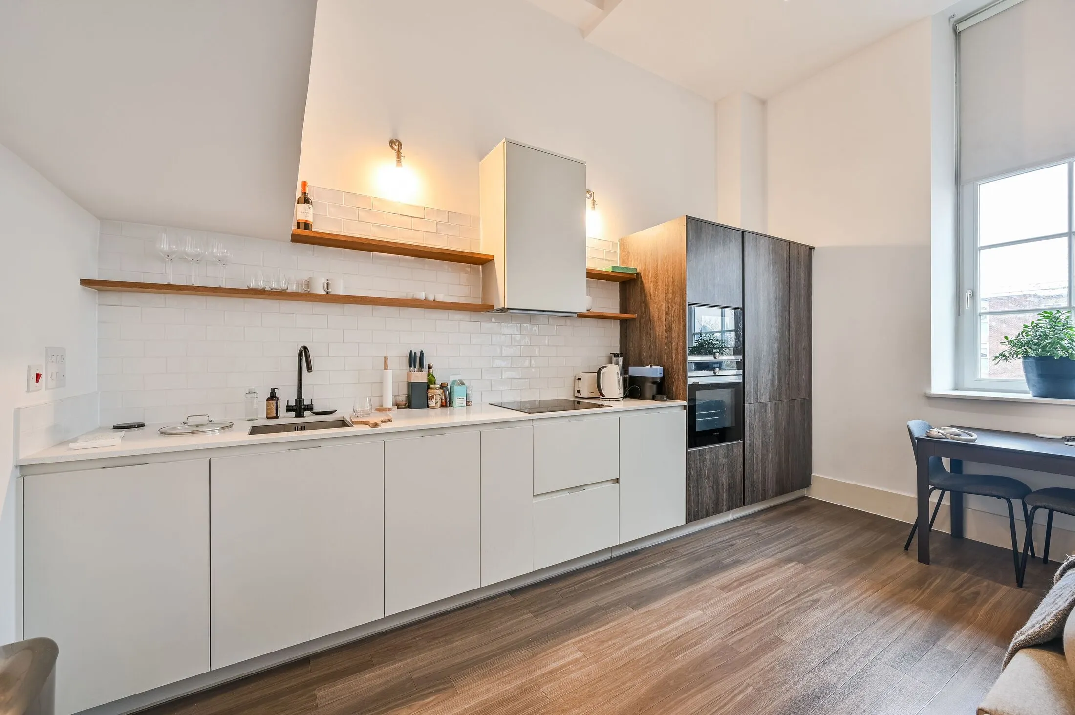 Flat Goldsmiths' Row in Greater London