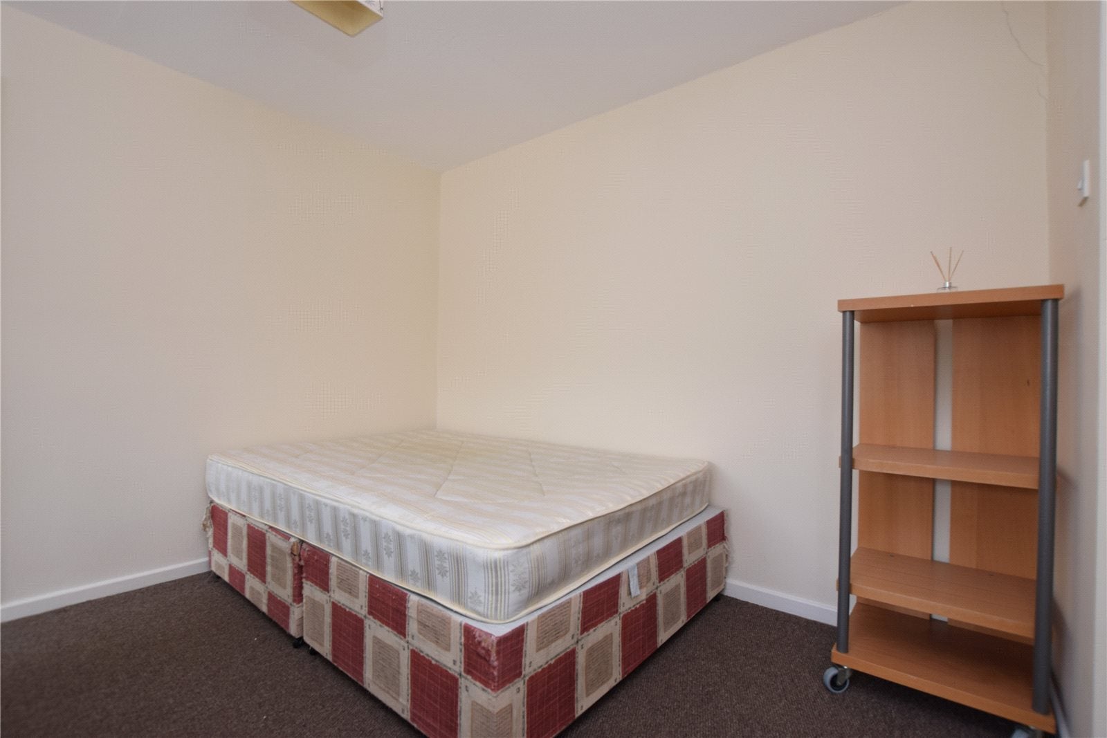 Flat Abbeydale Grove in Leeds