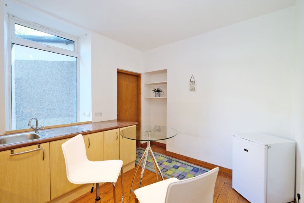 Flat Holburn Street in Aberdeen City