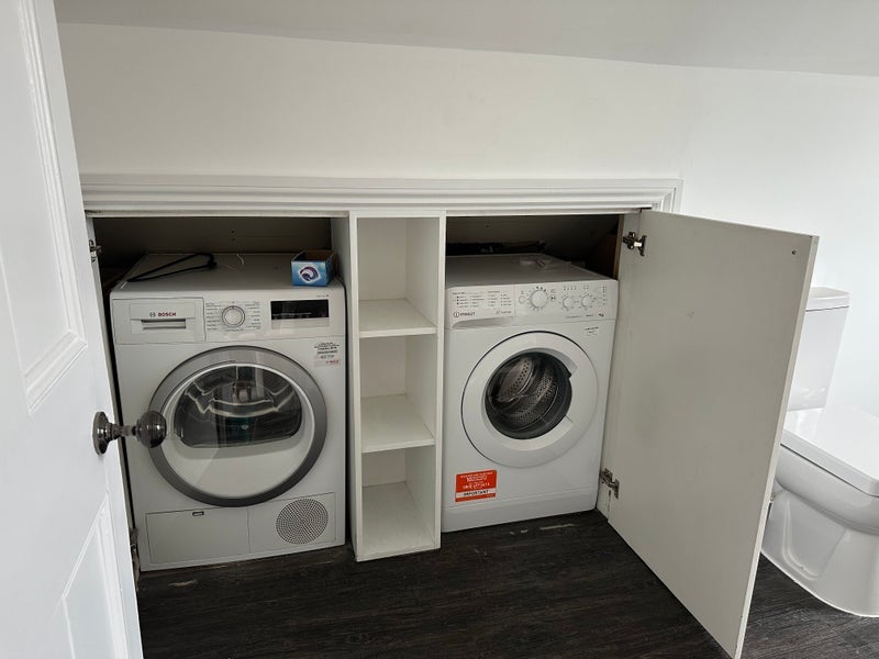Room Vicarage Road in Greater London