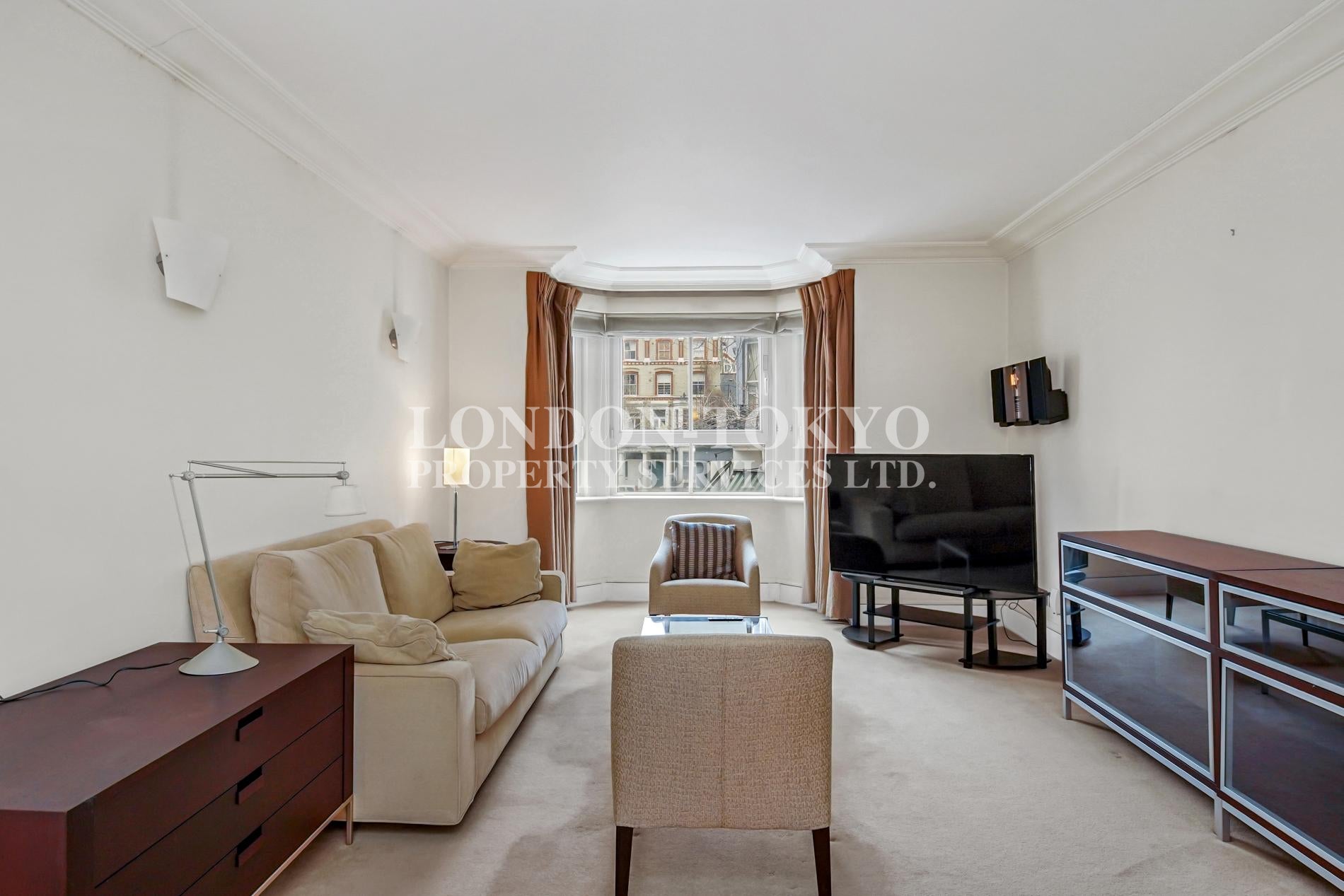 Flat Wrights Lane in Greater London